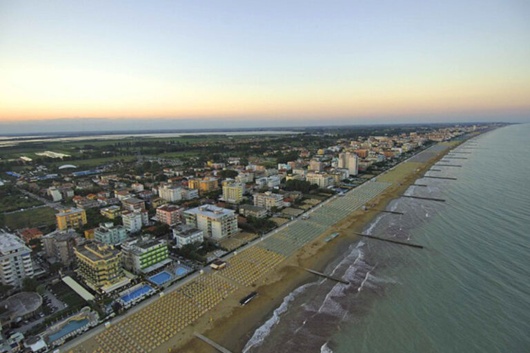 vista-aerea-di-jesolo-lido-mare-spiaggia