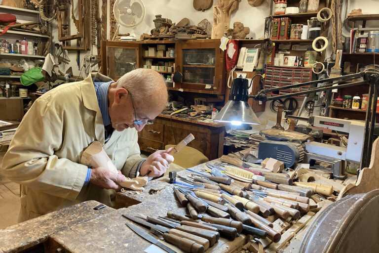 bruno-barbon-nella-sua-bottega