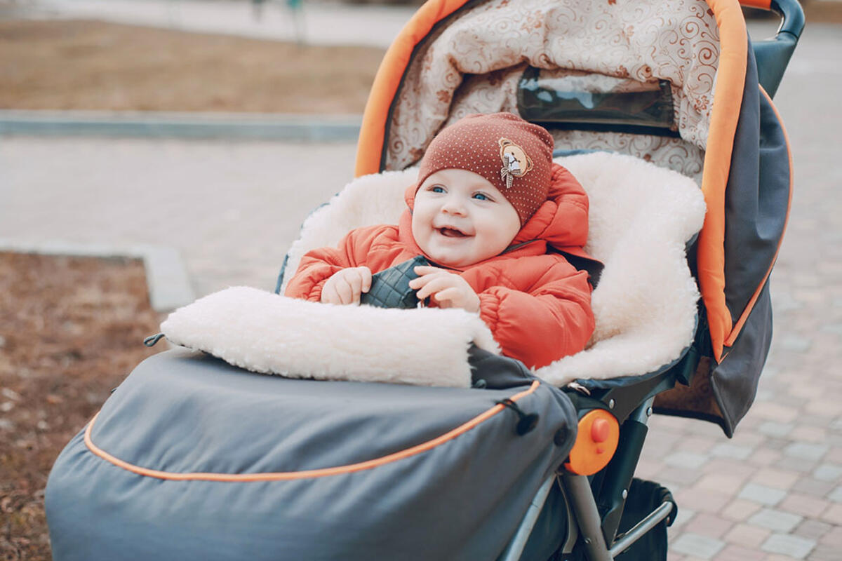 bimbo-in-passeggino-passarella-freddo