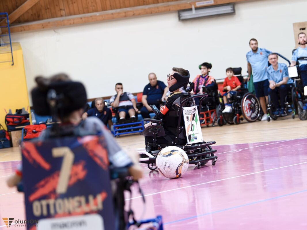 Istituto Berna: progetto con giocatori del Powerchair Hockey